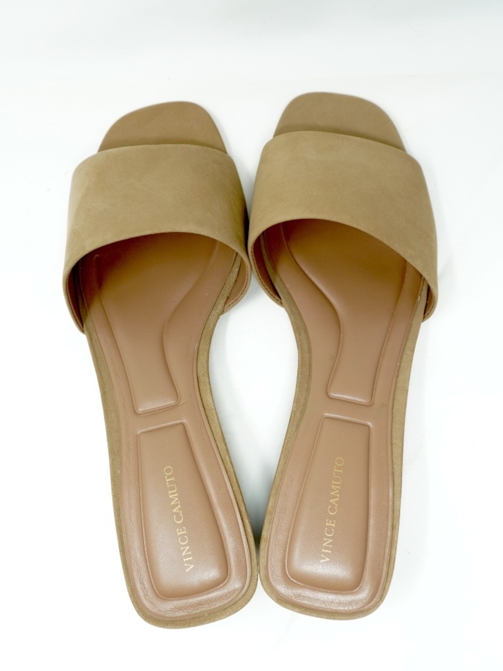 NEW Vince Camuto slip-on casual sandals in a light brown suede leather, Size 9.5